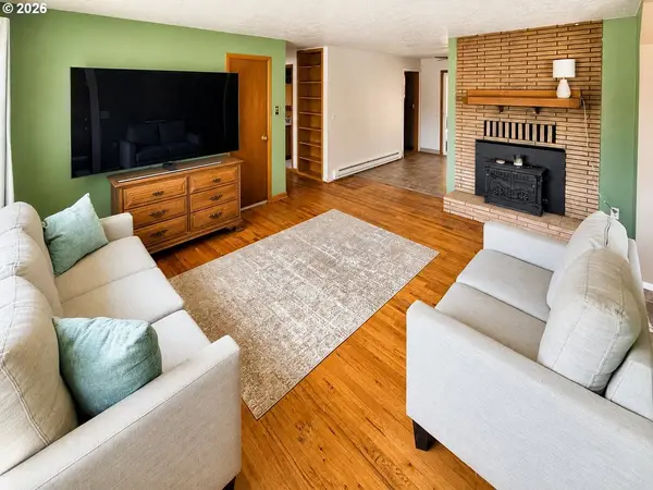 3151 WAYSIDE TER NE, Salem, OR 97301