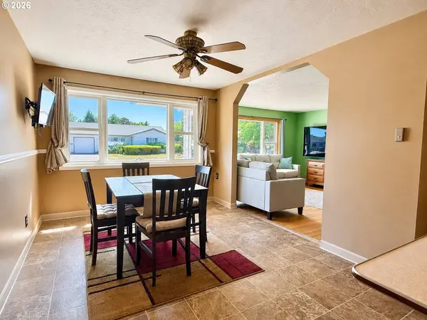 3151 WAYSIDE TER NE, Salem, OR 97301