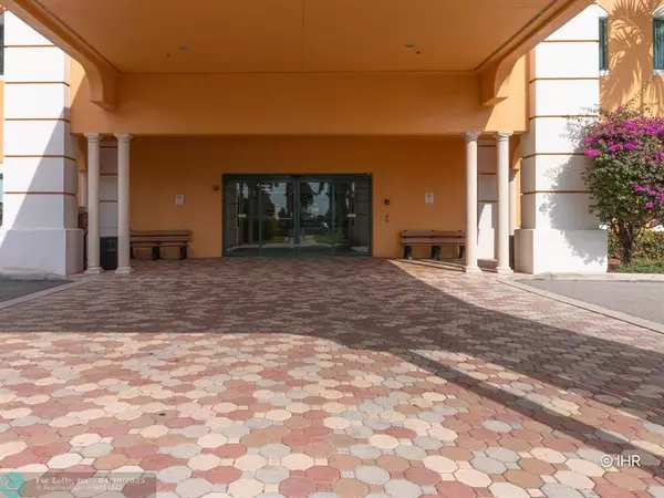 15300 S Jog Rd  #103, Delray Beach, FL 33446