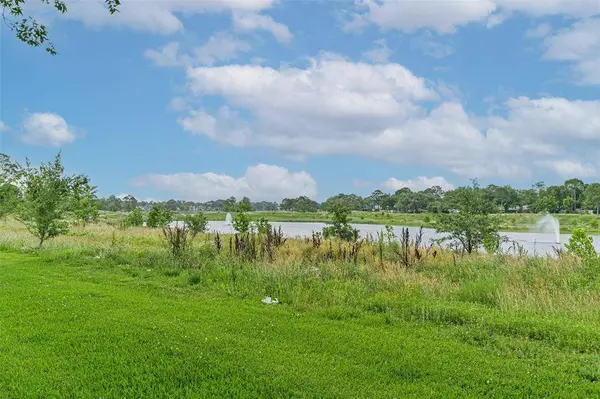 15419 Diana LN, Houston, TX 77062