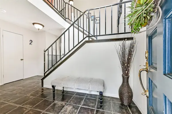 3510 Ledgestone DR, Houston, TX 77059