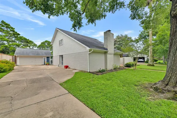 3510 Ledgestone DR, Houston, TX 77059