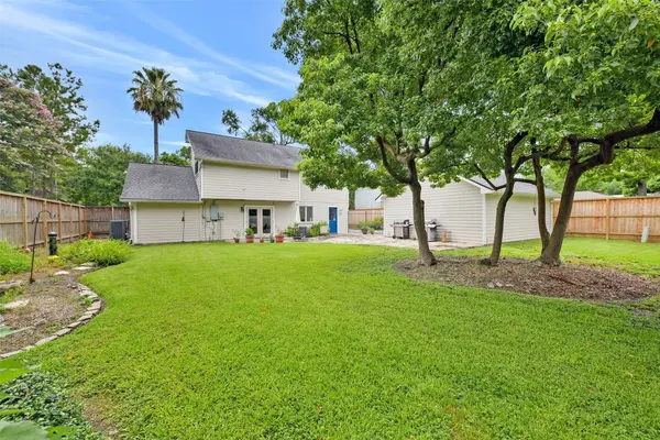 3510 Ledgestone DR, Houston, TX 77059
