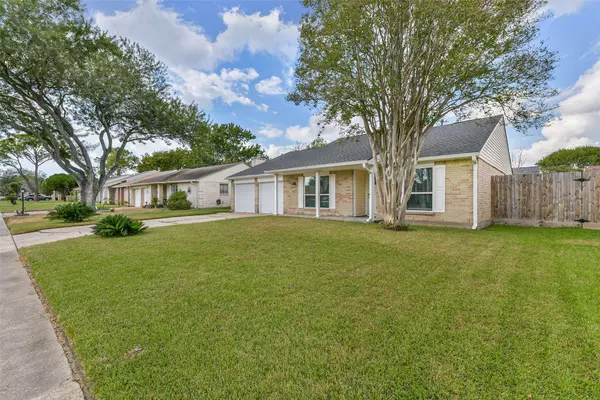 9039 Kirkland DR, Houston, TX 77089