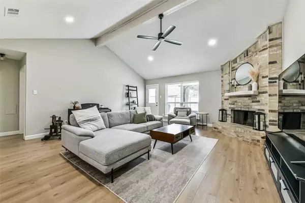 9039 Kirkland DR, Houston, TX 77089