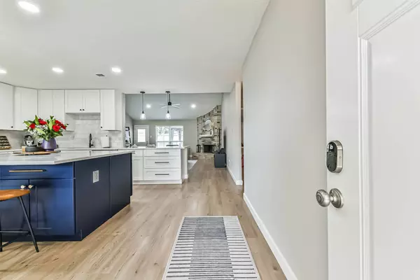 9039 Kirkland DR, Houston, TX 77089