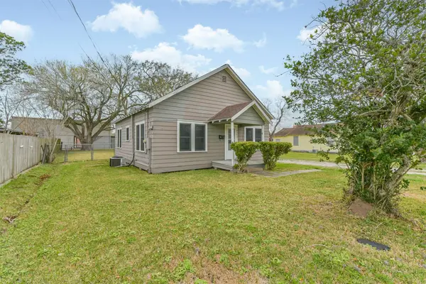 2242 Houston AVE, Pearland, TX 77581
