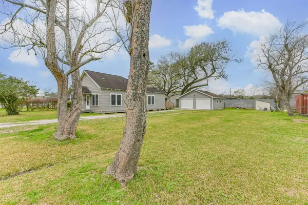 2242 Houston AVE, Pearland, TX 77581