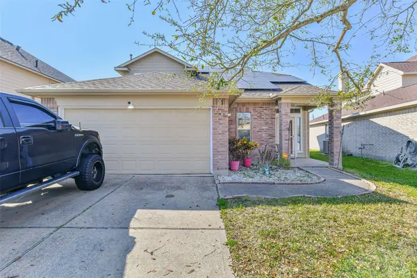 8319 White Pine LN, Baytown, TX 77523