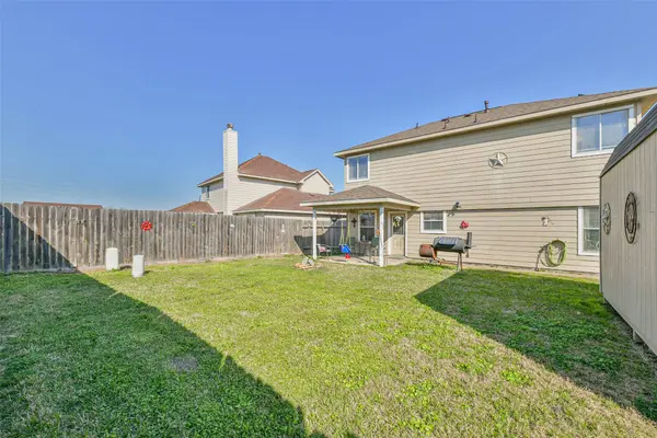 8319 White Pine LN, Baytown, TX 77523