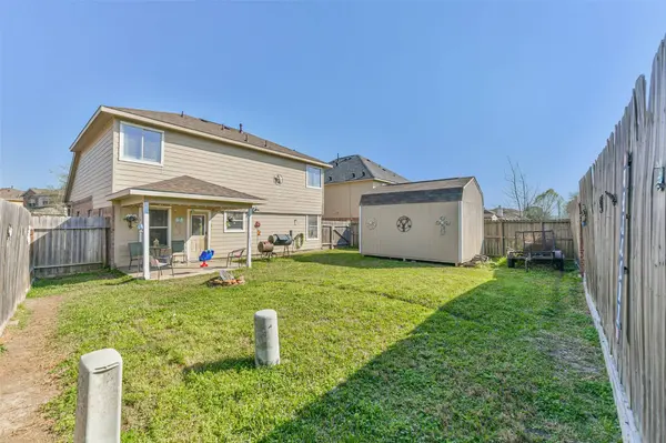 8319 White Pine LN, Baytown, TX 77523