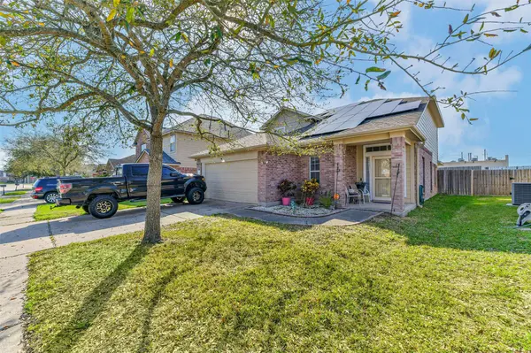 8319 White Pine LN, Baytown, TX 77523
