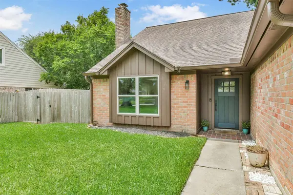 15711 Cavendish DR, Houston, TX 77059