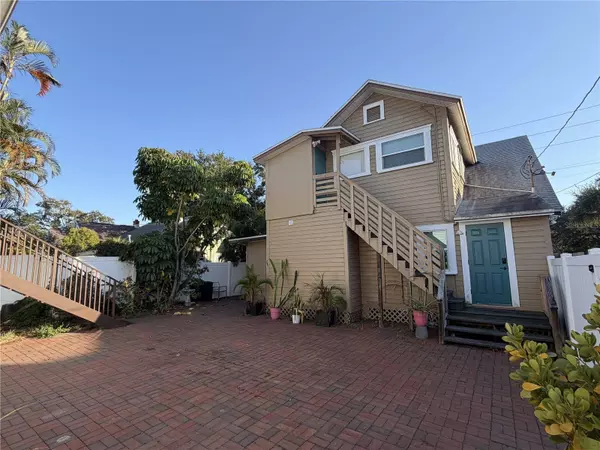 333 9TH AVE N #A, St Petersburg, FL 33701