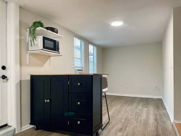 333 9TH AVE N #B, St Petersburg, FL 33701