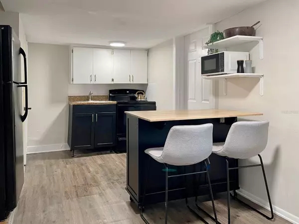 333 9TH AVE N #B, St Petersburg, FL 33701