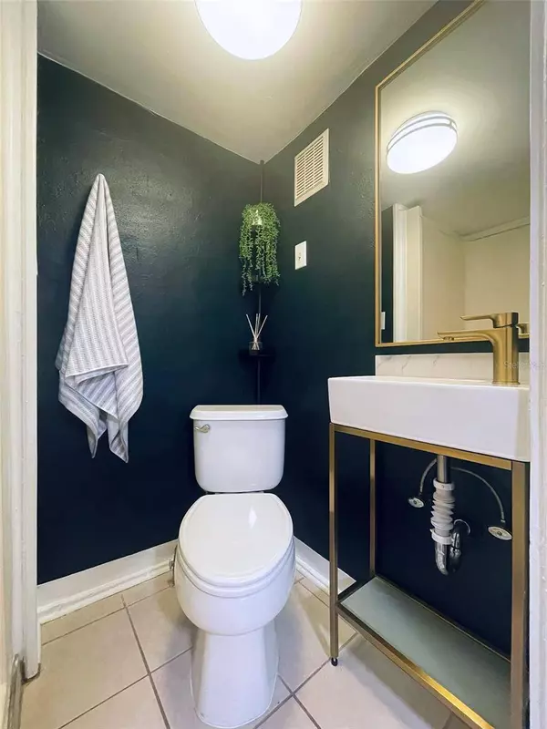 333 9TH AVE N #B, St Petersburg, FL 33701