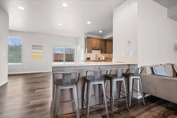 2504 N KNIGHTS LN, Layton, UT 84041