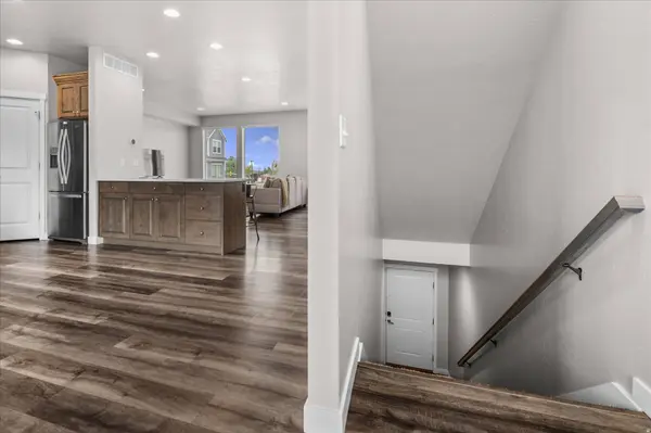 2504 N KNIGHTS LN, Layton, UT 84041