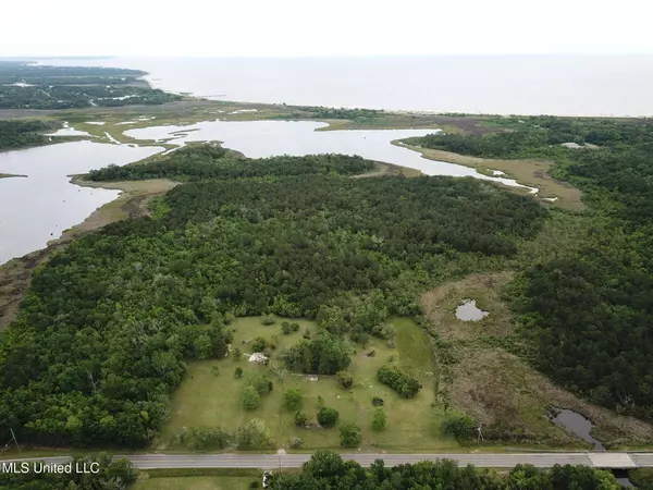 5532 Lakeshore Road, Bay Saint Louis, MS 39520