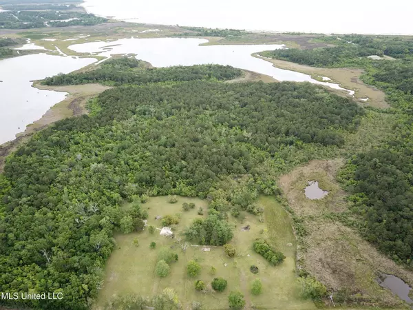 5532 Lakeshore Road, Bay Saint Louis, MS 39520