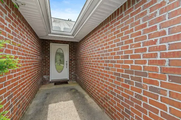 146 Longwood Pl Pl, Hattiesburg, MS 39402
