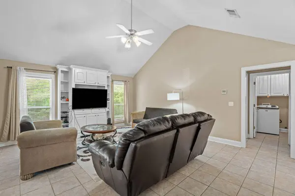 146 Longwood Pl Pl, Hattiesburg, MS 39402