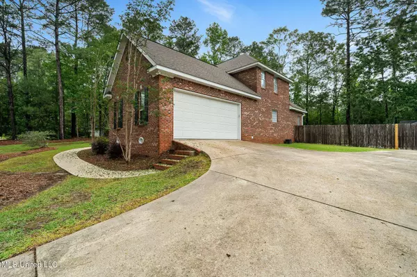 32 Cambrooke, Hattiesburg, MS 39402