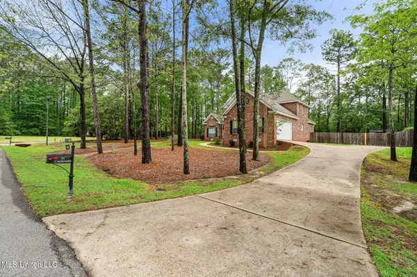 32 Cambrooke, Hattiesburg, MS 39402