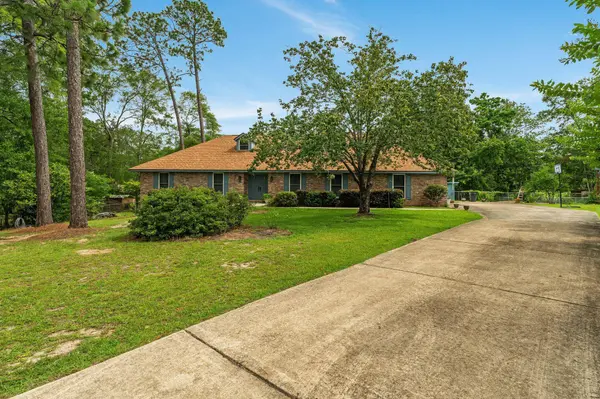 102 Tall Pines Dr., Hattiesburg, MS 39402