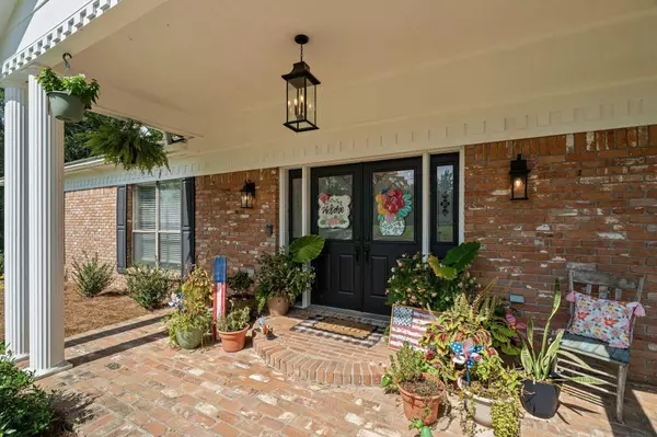 725 Hillcrest LOOP, Petal, MS 39465