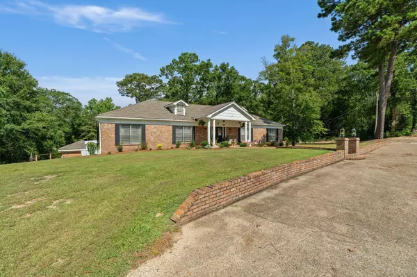 725 Hillcrest LOOP, Petal, MS 39465