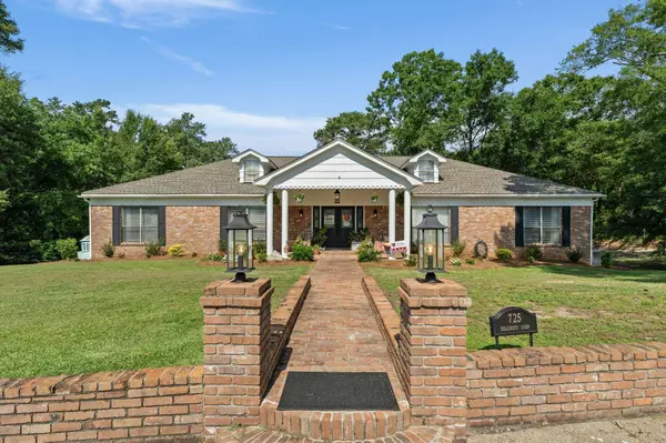 725 Hillcrest LOOP, Petal, MS 39465