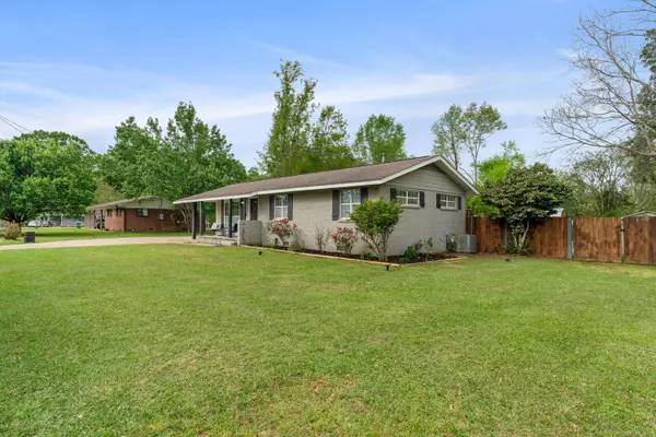 107 Forrest Dr, Petal, MS 39465