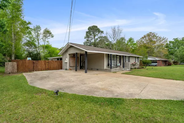 107 Forrest Dr, Petal, MS 39465