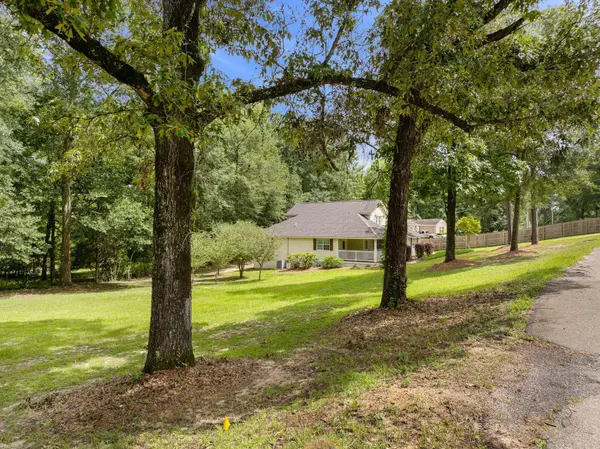 348 Elks Lake Rd., Hattiesburg, MS 39401