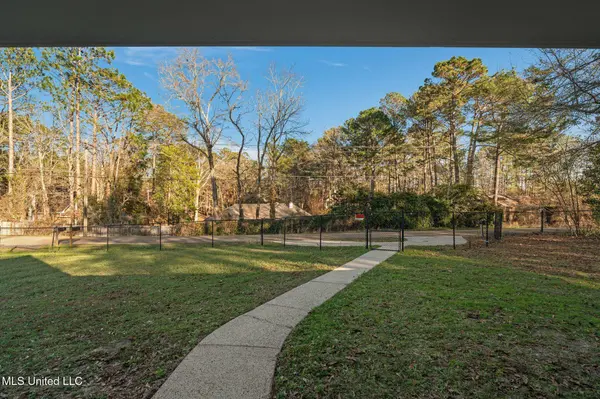 1013 Parker, Hattiesburg, MS 39402