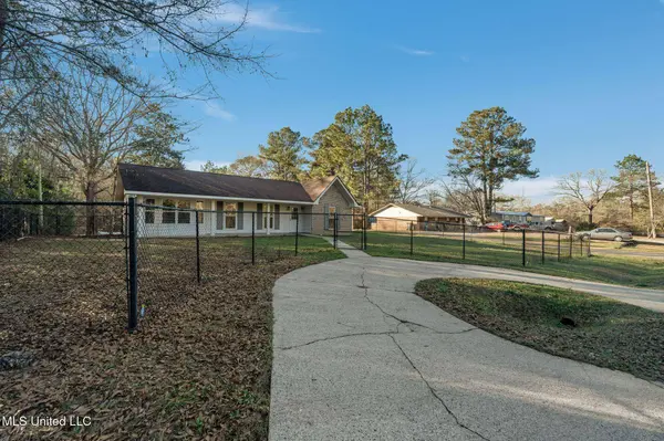 1013 Parker, Hattiesburg, MS 39402