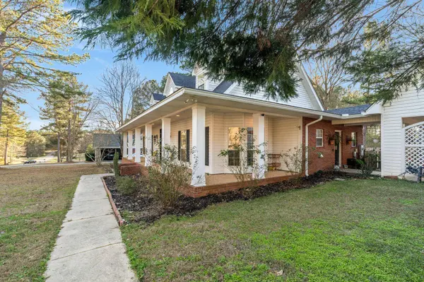 143 Red Roan Rd., Hattiesburg, MS 39402