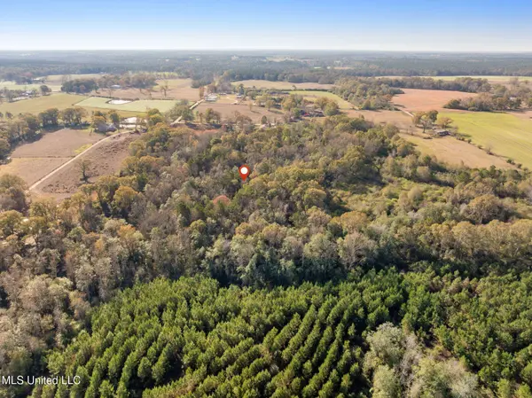 340 E Bond Road, Wiggins, MS 39577