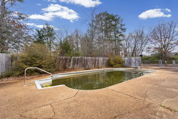 165 Devils Backbone, Hattiesburg, MS 38866
