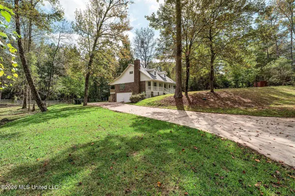 10 Poplar Drive, Hattiesburg, MS 39402