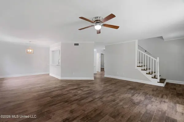 10 Poplar Drive, Hattiesburg, MS 39402