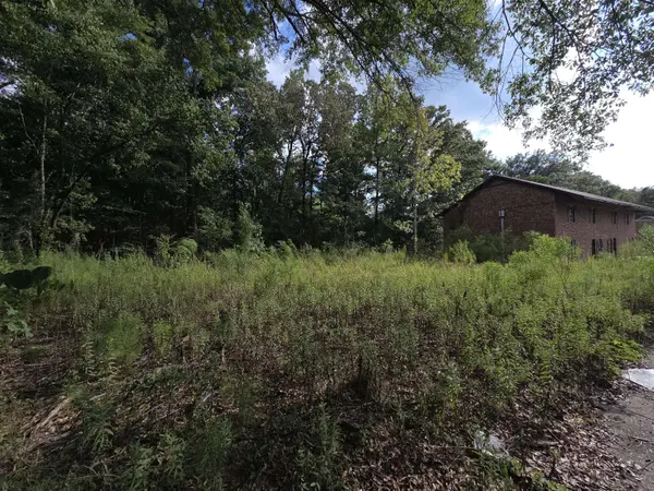 124 B Plantation Blvd., Hattiesburg, MS 39401