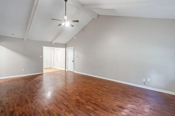 201 Fox Run Dr., Hattiesburg, MS 39402