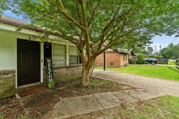 201 Fox Run Dr., Hattiesburg, MS 39402