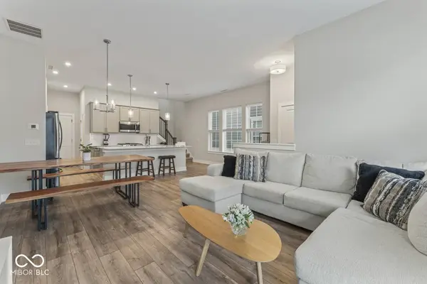 672 Lagerfield DR, Carmel, IN 46032