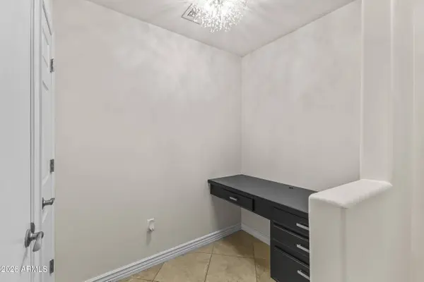 5450 E DEER VALLEY Drive #1002, Phoenix, AZ 85054