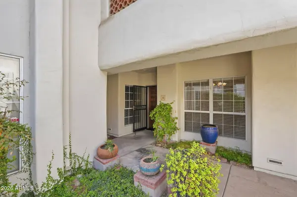 5200 S Lakeshore Drive #111