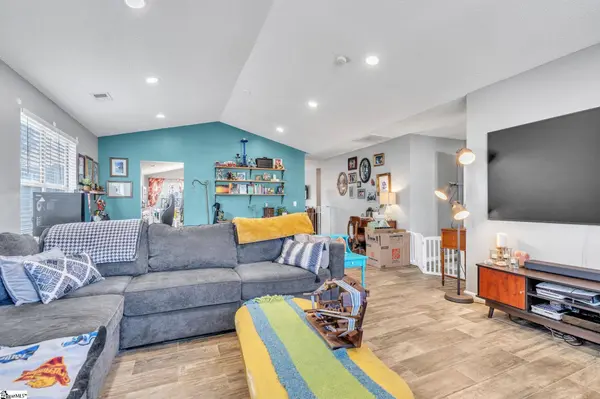 531 Country Gardens Drive, Fountain Inn, SC 29644